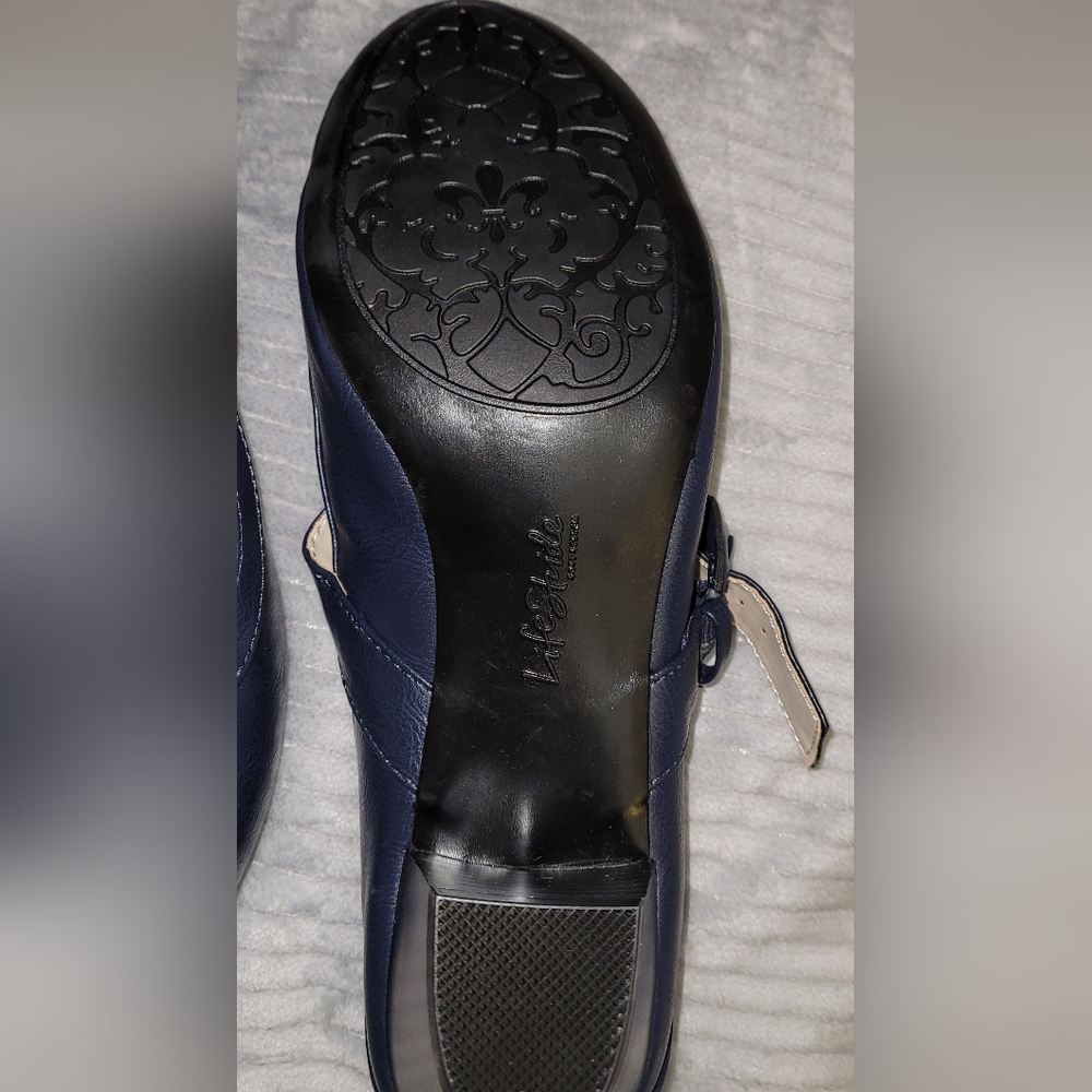 Mary Janes - Picture 3 of 3